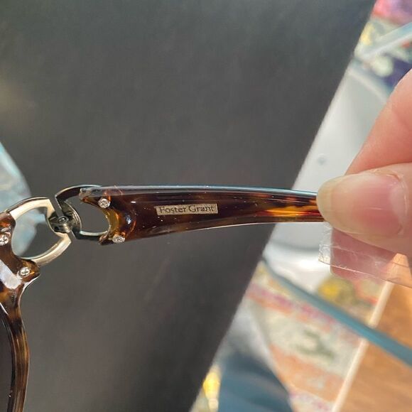 New! Foster Grant Sunglasses, Lightweight Tortoise Frame, Brown Lenses - Picture 4 of 4